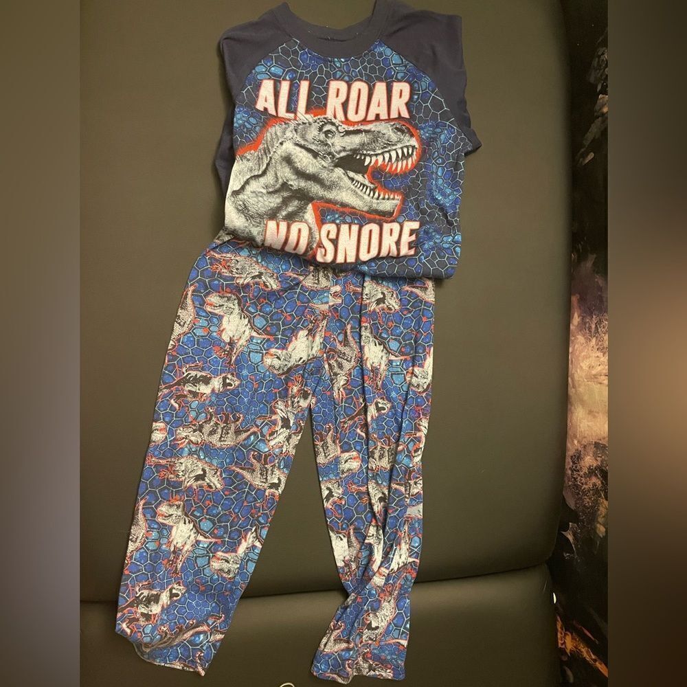 ❣️5/$50 Children’s Place Pajama Matching set, Boys size 7/8 (M) T-Rex Dinosaurs